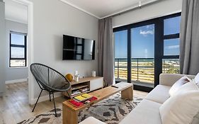 Burmeister 401 - 2 Bedroom Apartment Across From Ocean - Onsite Parking